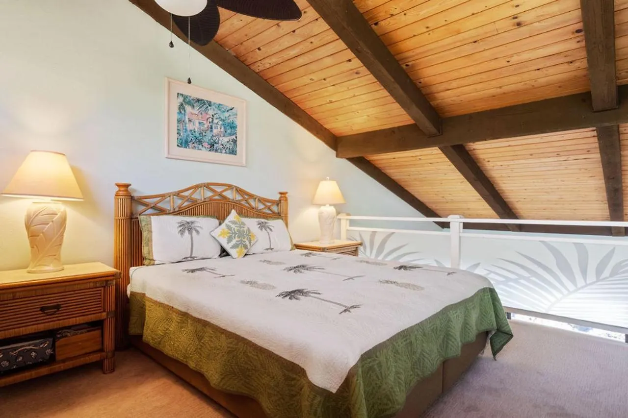 Semesterbostad Kona Surf & Racquet 1-305 By Casago Kona - Luxury Oceanfront & Fun Villa Kailua-Kona