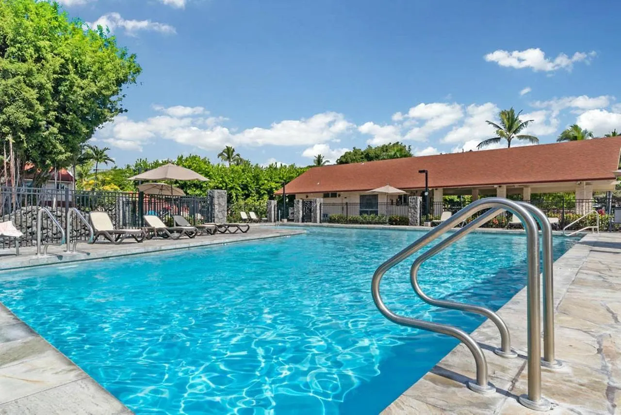 Semesterbostad Kona Surf & Racquet 1-305 By Casago Kona - Luxury Oceanfront & Fun Villa Kailua-Kona